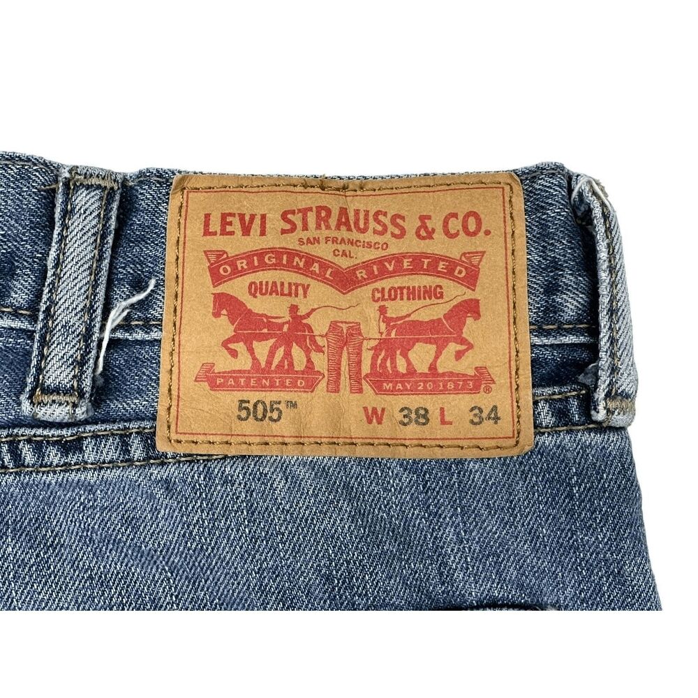 Levi’s 505 Regular Fit Jeans 38x34 Blue Denim Straight Leg Medium Wash Men’s - Picture 3 of 13